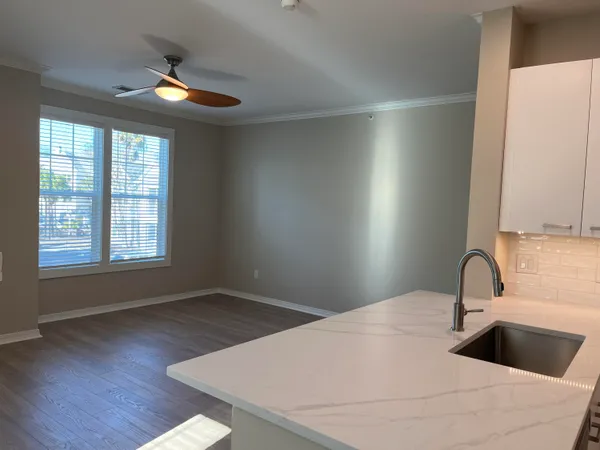 $1,975 | 130 River Landing Drive, Unit 9215, Charleston, SC 29492
