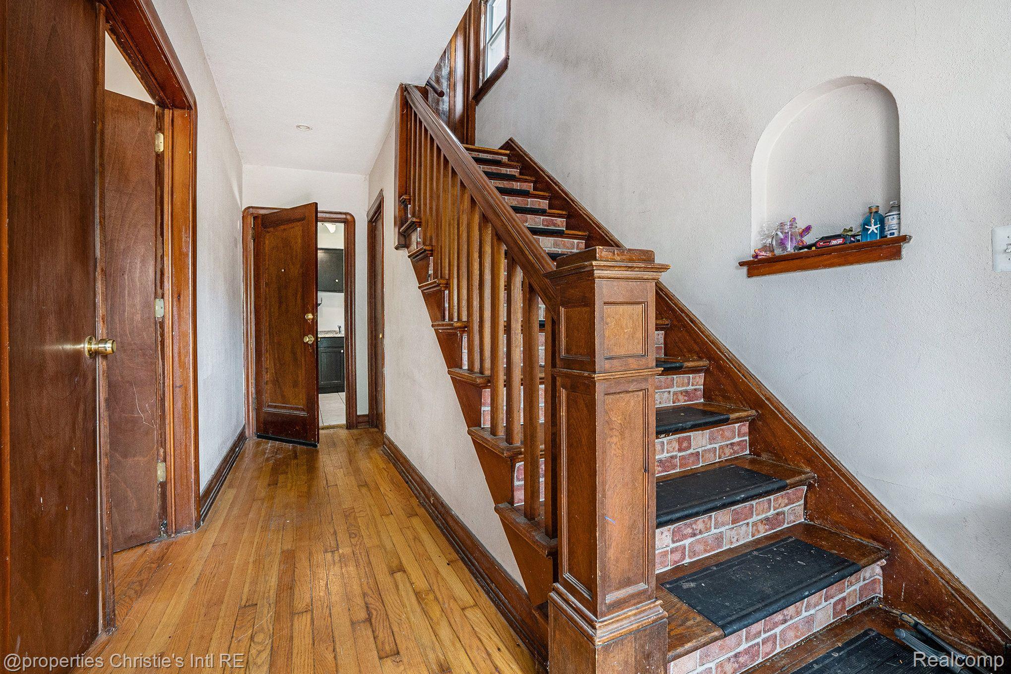 5115 Yorkshire Road Detroit, MI 48224 - Photo 2 of 16 Gallery Image 2