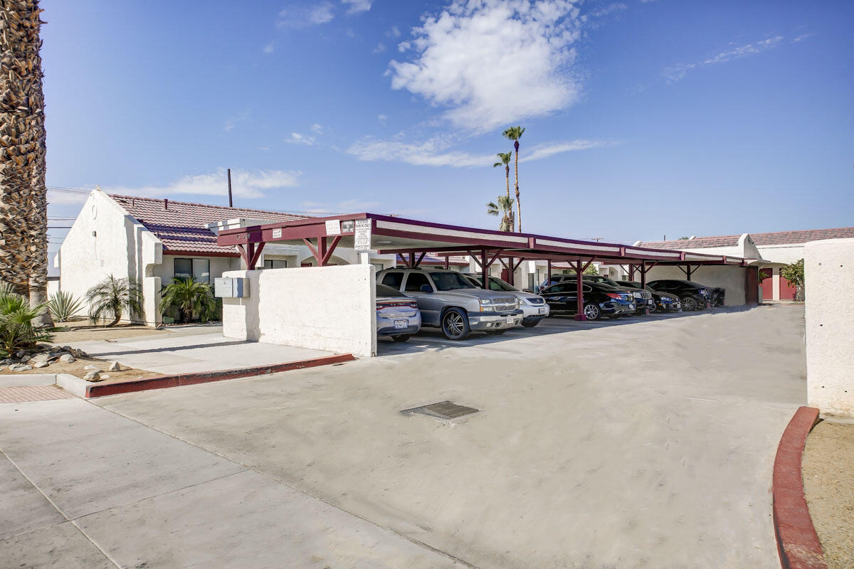 43965 Towne Street Indio, CA 92201 - Photo 31 of 31 a view of a room with gym equipment