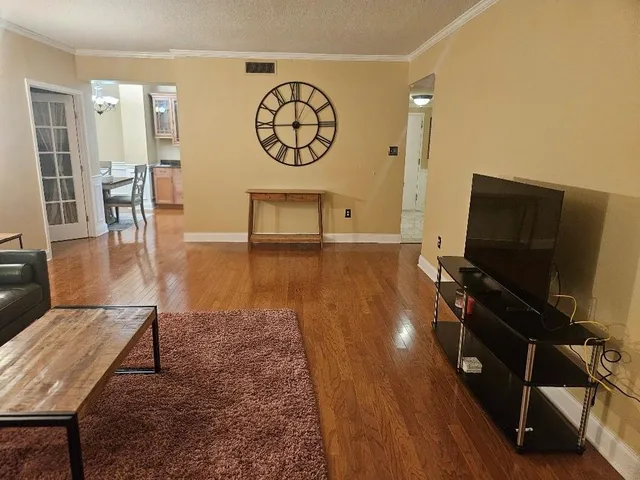 $2,100 | 1750 St Charles Avenue, Unit 320, New Orleans, LA 70130