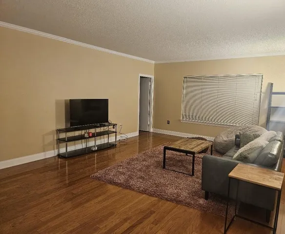 $2,100 | 1750 St Charles Avenue, Unit 320, New Orleans, LA 70130