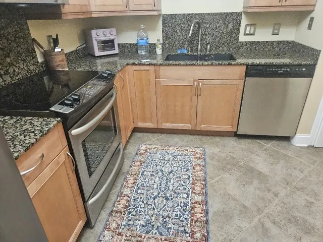 $2,100 | 1750 St Charles Avenue, Unit 320, New Orleans, LA 70130