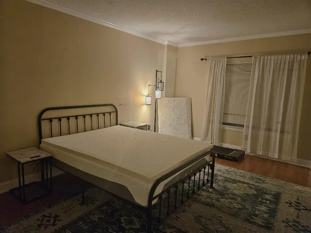 $2,100 | 1750 St Charles Avenue, Unit 320, New Orleans, LA 70130