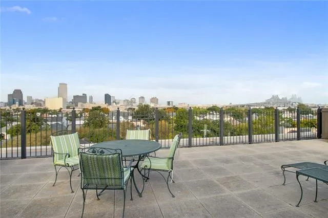 $2,100 | 1750 St Charles Avenue, Unit 320, New Orleans, LA 70130