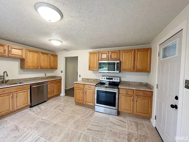 $309,900 | 2983 North Murphy Lane, Warsaw, IN 46582