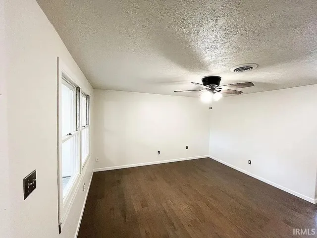 $309,900 | 2983 North Murphy Lane, Warsaw, IN 46582