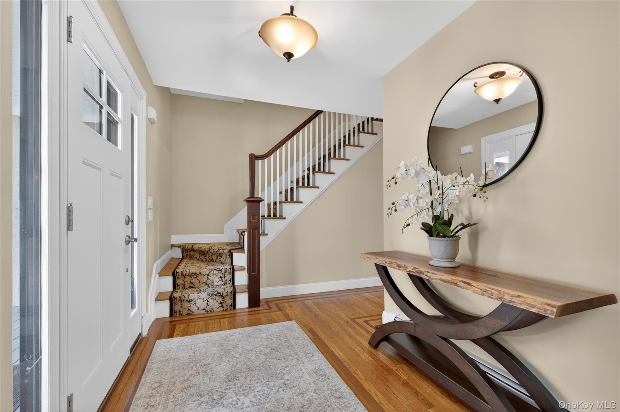 21 Midland Street Cold Spring Harbor, NY 11724 - Photo 7 of 44 a view of a livingroom with furniture