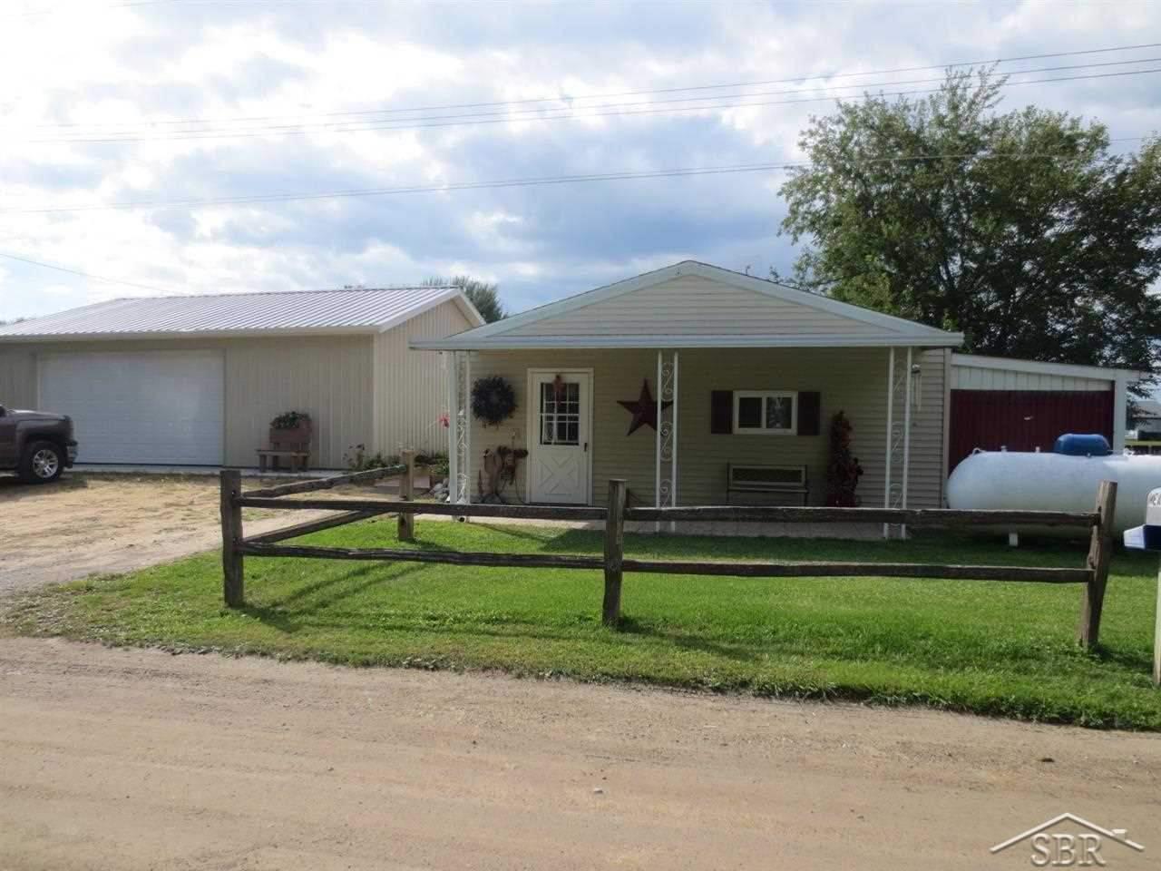4231 Manke Road Fairgrove, MI 48733 - Photo 1 of 14 31234981.JPG