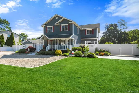 $899,990 | 2185 Sycamore Avenue, Ronkonkoma, NY 11779