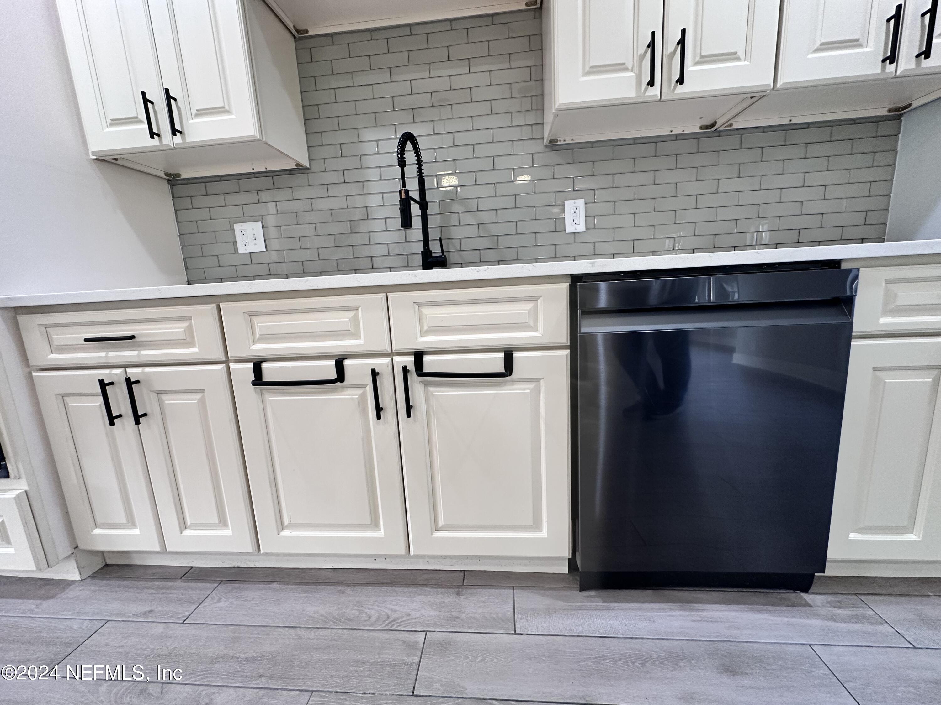 4521 Trevi Drive Jacksonville, FL 32257 - Photo 6 of 24 a view of a sink