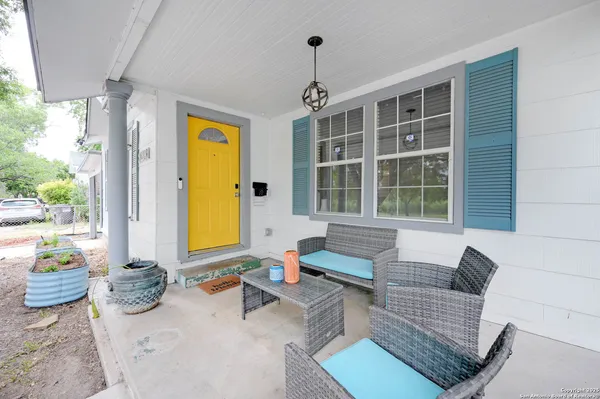 $2,200 | 2231 West Woodlawn Avenue, San Antonio, TX 78201