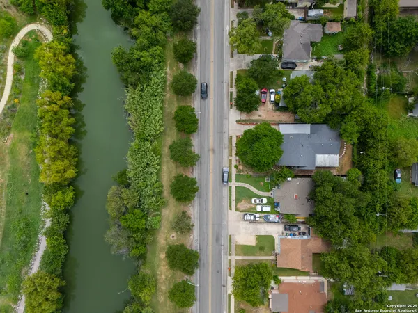 $2,200 | 2231 West Woodlawn Avenue, San Antonio, TX 78201