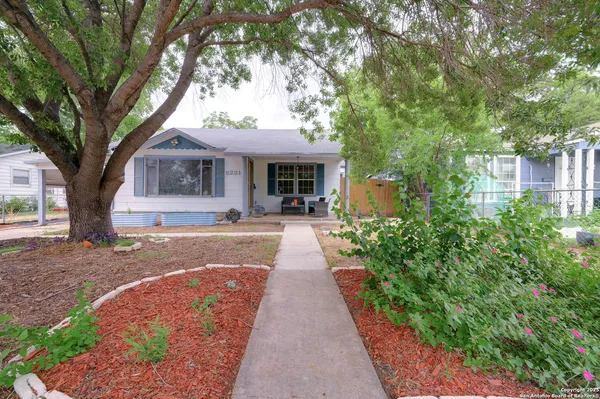 $2,200 | 2231 West Woodlawn Avenue, San Antonio, TX 78201