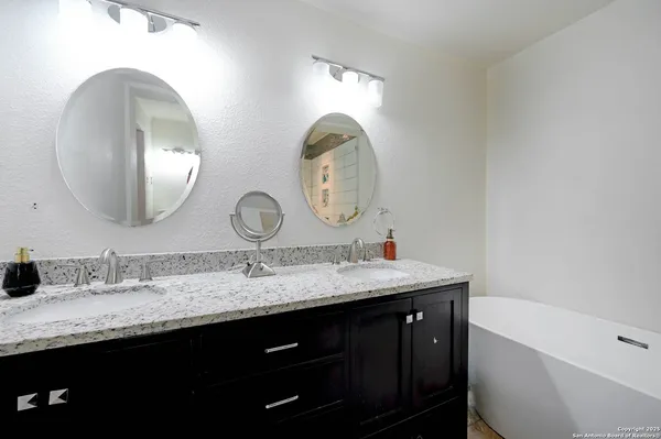 $2,200 | 2231 West Woodlawn Avenue, San Antonio, TX 78201