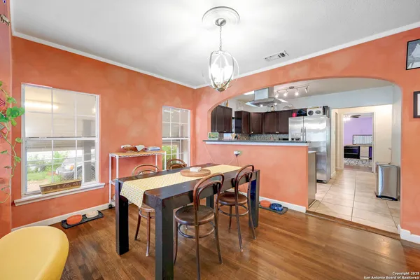 $2,200 | 2231 West Woodlawn Avenue, San Antonio, TX 78201