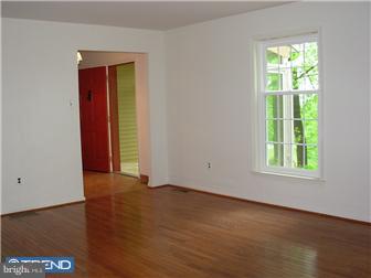 37 Rabbit Run Lane Glenmoore, PA 19343 - Photo 10 of 12 Living Room