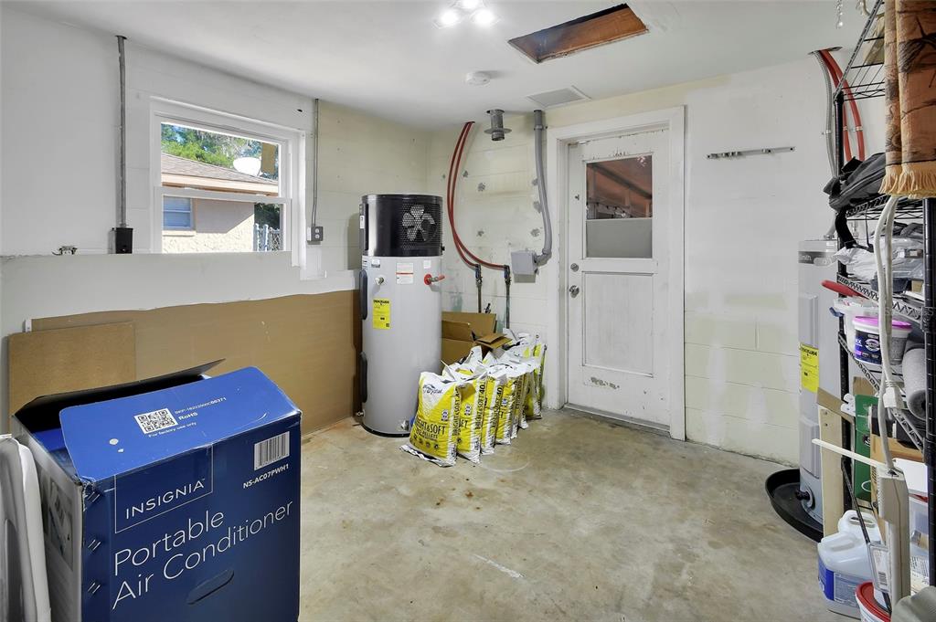 115 Juan Road DeBary, FL 32713 - Photo 28 of 41 a view of an entryway with workspace