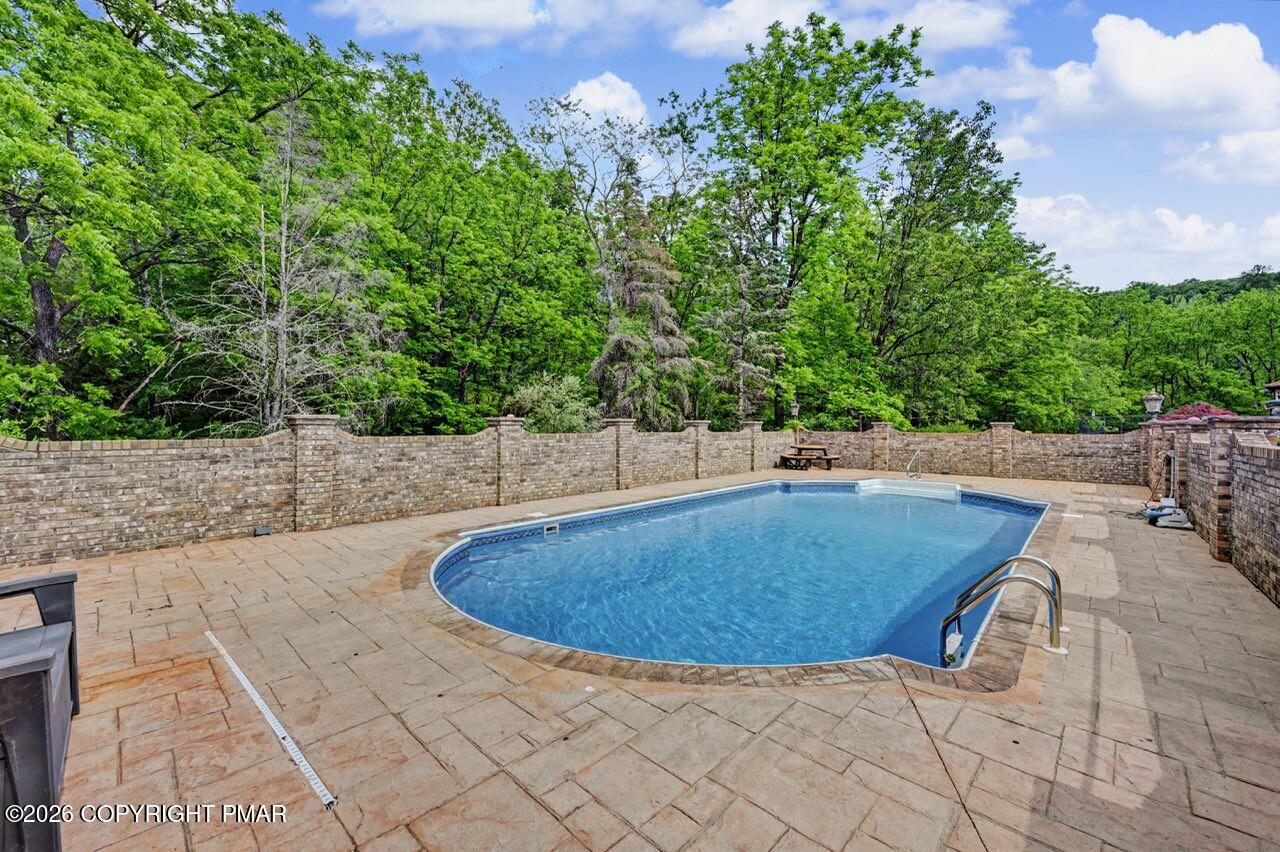 2134 Fox Run Road Stroudsburg, PA 18360 - Photo 93 of 110 2134 Fox Run photo 92