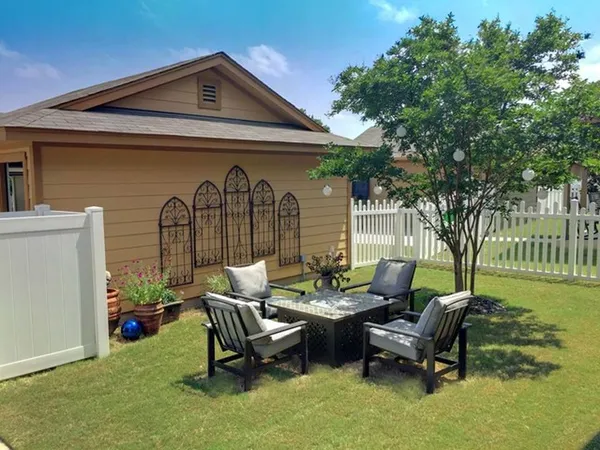 $2,050 | 711 Heritage Springs Trail, Round Rock, TX 78664