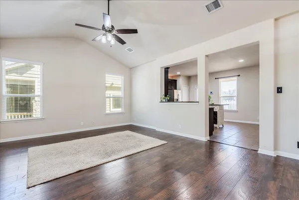 $2,050 | 711 Heritage Springs Trail, Round Rock, TX 78664