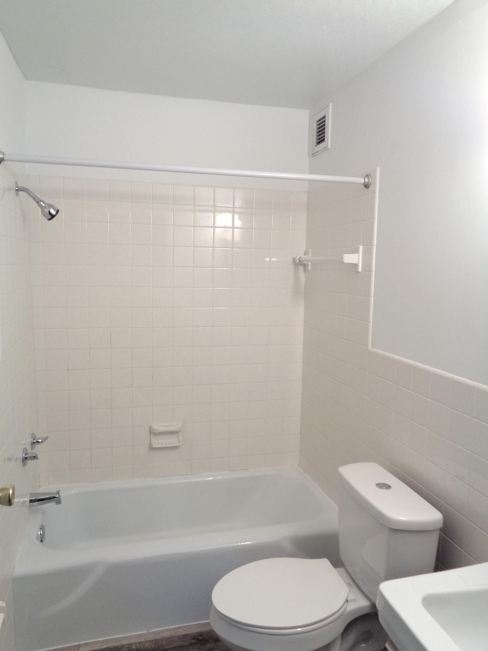 1205 Victoria Street, Unit 213 Fairmont, MN 56031 - Photo 15 of 16