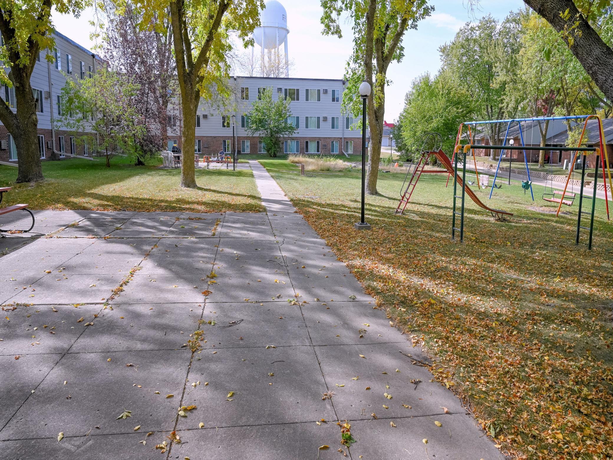 1205 Victoria Street, Unit 213 Fairmont, MN 56031 - Photo 2 of 16