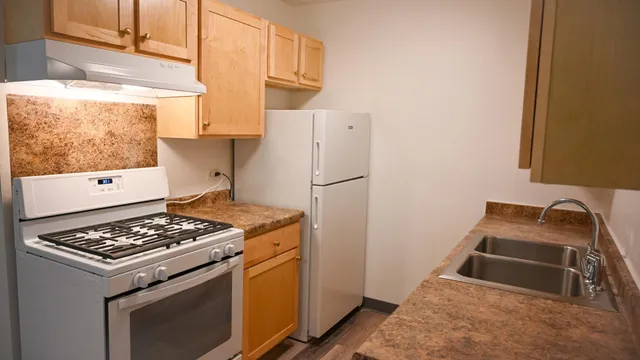 $825 | 1205 Victoria Street, Unit 213, Fairmont, MN 56031