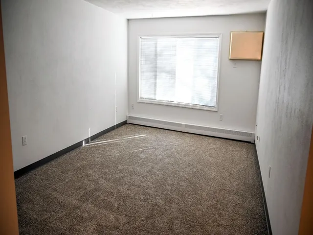 $825 | 1205 Victoria Street, Unit 213, Fairmont, MN 56031