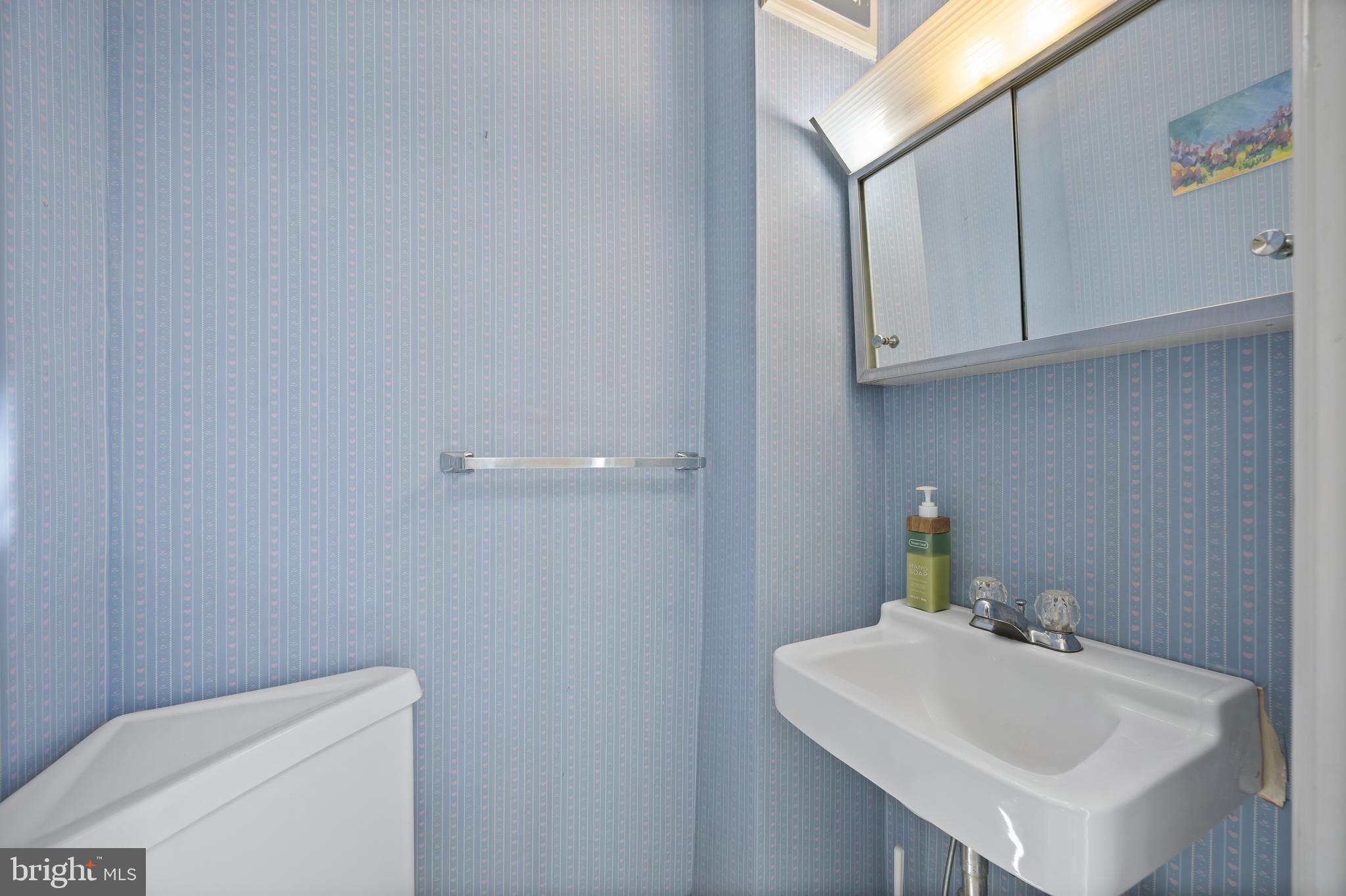 322 Whitfield Road Catonsville, MD 21228 - Photo 11 of 29 Gallery Image 11
