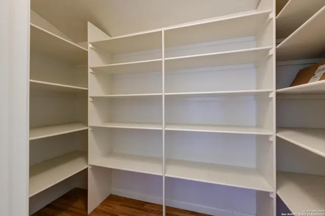 $825,000 | 509 Canterbury Hill Street, Terrell Hills, TX 78209