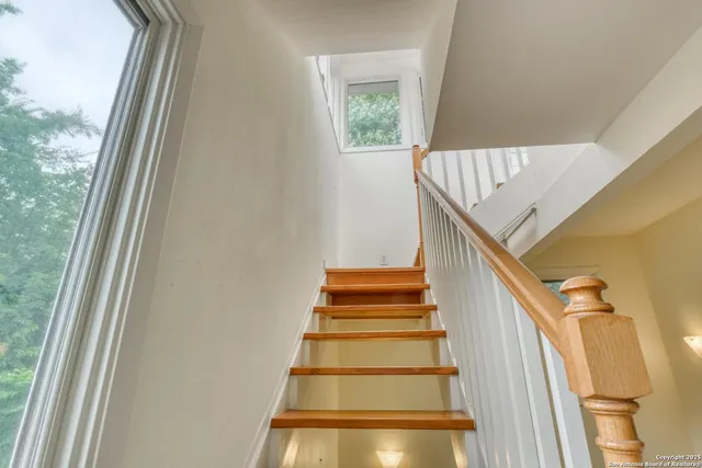 $825,000 | 509 Canterbury Hill Street, Terrell Hills, TX 78209