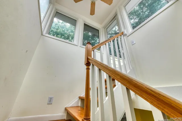 $825,000 | 509 Canterbury Hill Street, Terrell Hills, TX 78209