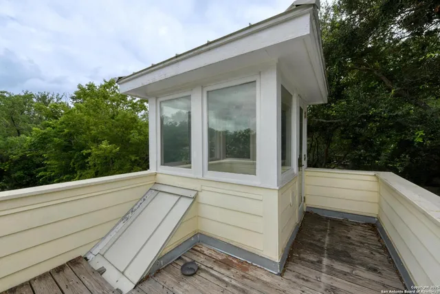 $825,000 | 509 Canterbury Hill Street, Terrell Hills, TX 78209