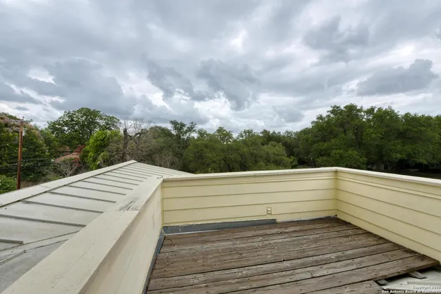 $825,000 | 509 Canterbury Hill Street, Terrell Hills, TX 78209