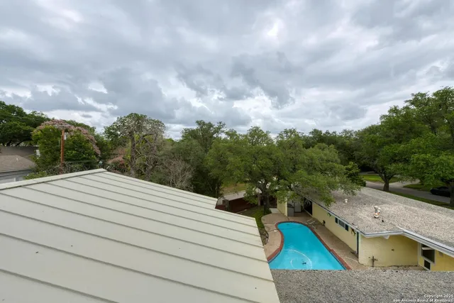 $825,000 | 509 Canterbury Hill Street, Terrell Hills, TX 78209