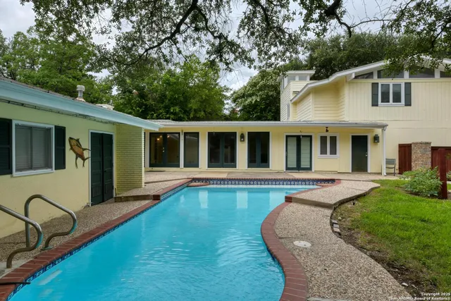 $825,000 | 509 Canterbury Hill Street, Terrell Hills, TX 78209