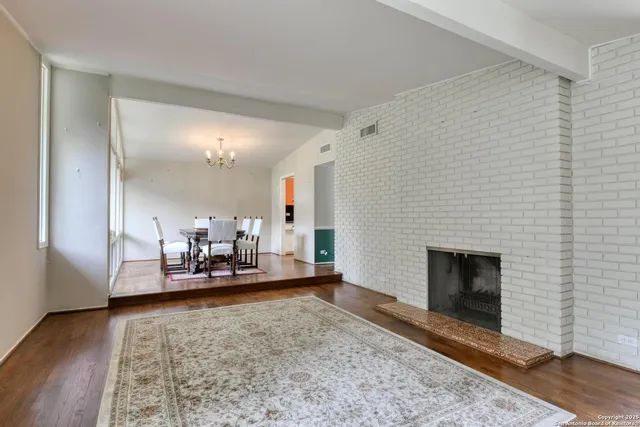 $825,000 | 509 Canterbury Hill Street, Terrell Hills, TX 78209