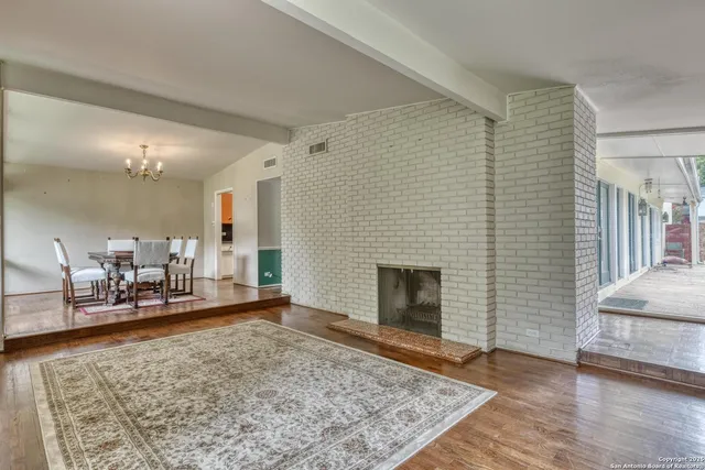 $825,000 | 509 Canterbury Hill Street, Terrell Hills, TX 78209