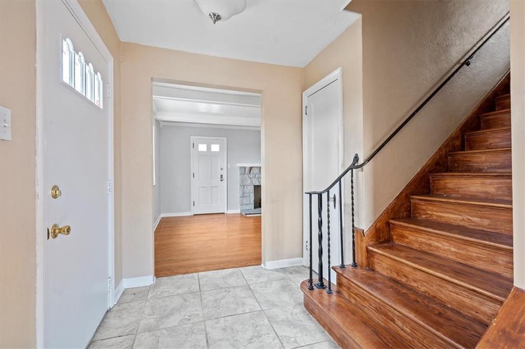 2059 Swallow Hill Road Pittsburgh, PA 15220 - Photo 2 of 25 Gallery Image 2