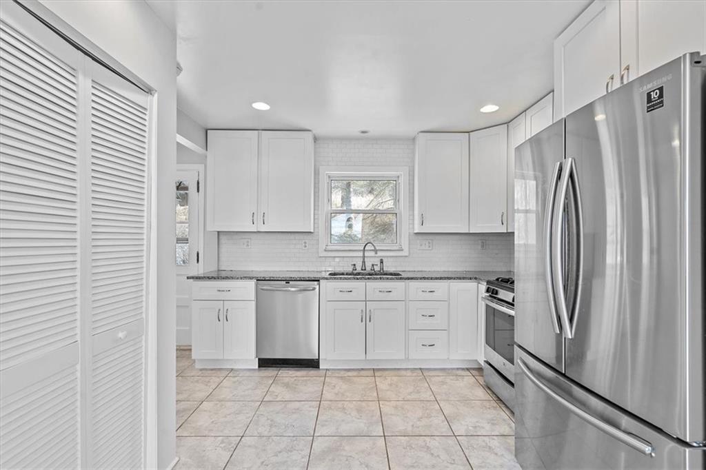 2059 Swallow Hill Road Pittsburgh, PA 15220 - Photo 7 of 25 Gallery Image 7