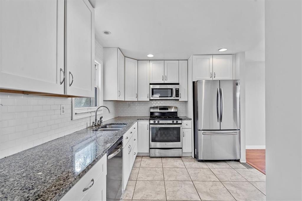 2059 Swallow Hill Road Pittsburgh, PA 15220 - Photo 8 of 25 Gallery Image 8