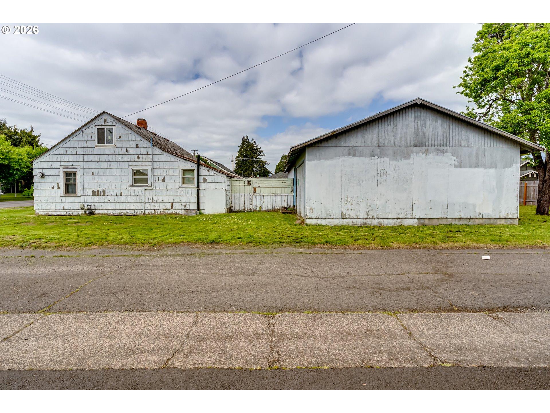 123 10th Street Springfield, OR 97477 - Photo 3 of 25