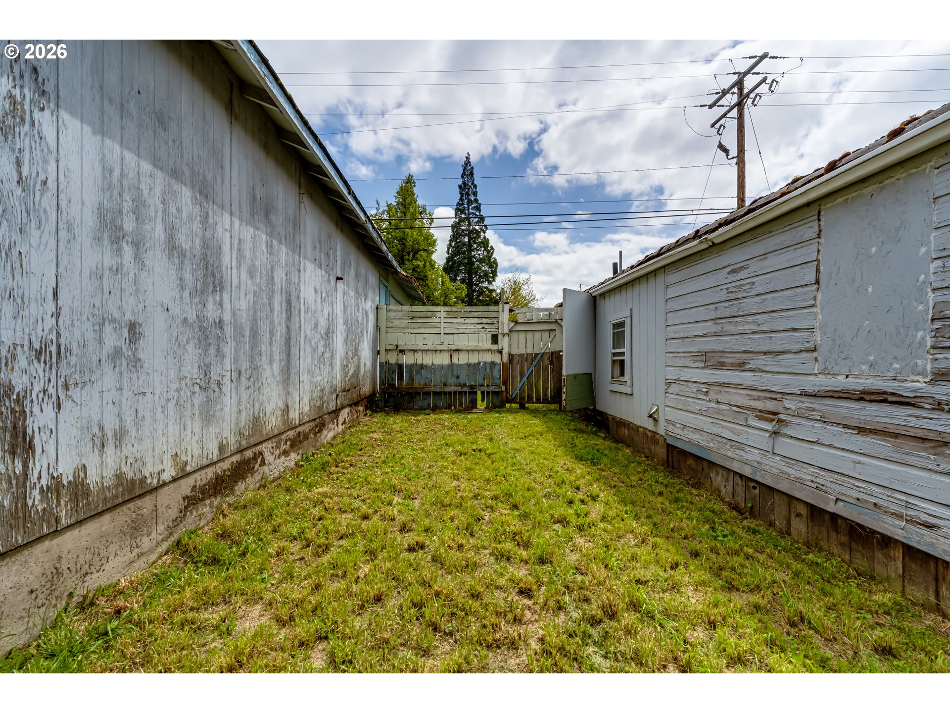 123 10th Street Springfield, OR 97477 - Photo 4 of 25