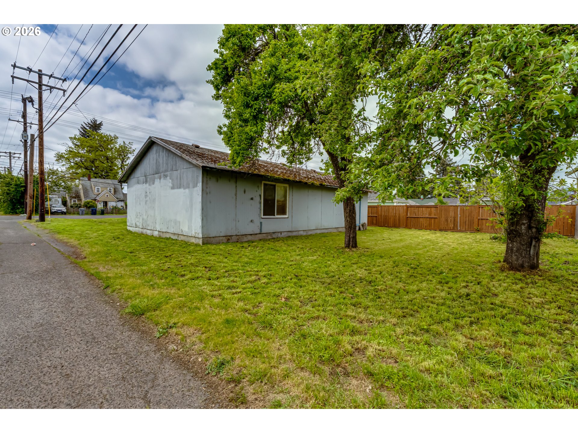 123 10th Street Springfield, OR 97477 - Photo 5 of 25