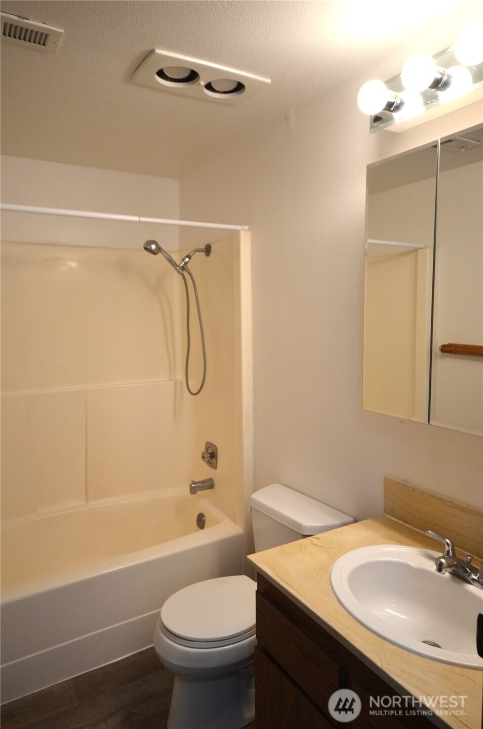 9517 Northeast 180th Street, Unit B103 Bothell, WA 98011 - Photo 15 of 22