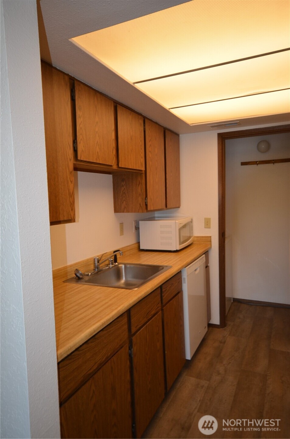 9517 Northeast 180th Street, Unit B103 Bothell, WA 98011 - Photo 9 of 22