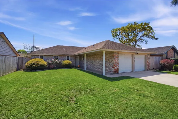 $1,895 | 4908 Holly Park Drive, Pasadena, TX 77505