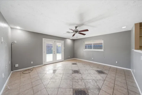 $1,895 | 4908 Holly Park Drive, Pasadena, TX 77505