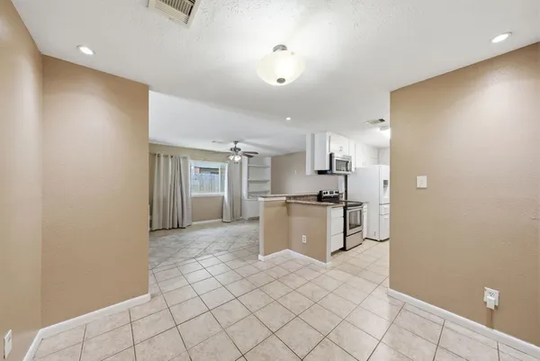 $1,895 | 4908 Holly Park Drive, Pasadena, TX 77505