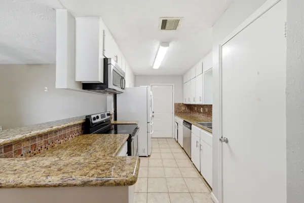 $1,895 | 4908 Holly Park Drive, Pasadena, TX 77505